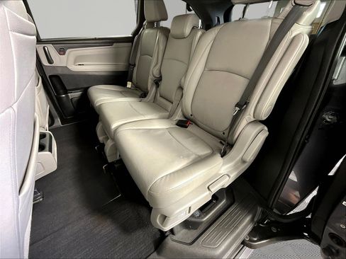 Used 2018 Honda Odyssey Elite image 18