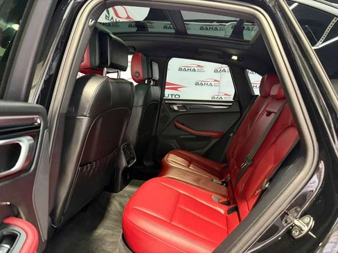 Used 2023 Porsche Macan AWD/4WD image 42