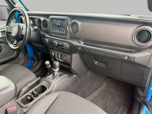 Used 2022 Jeep Wrangler Sport AWD/4WD image 9