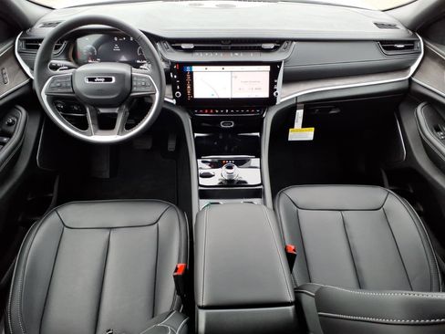 New 2026 Jeep Grand Cherokee Limited AWD/4WD image 9