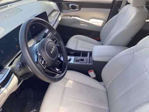 Certified 2025 Kia Sorento EX AWD/4WD image 17