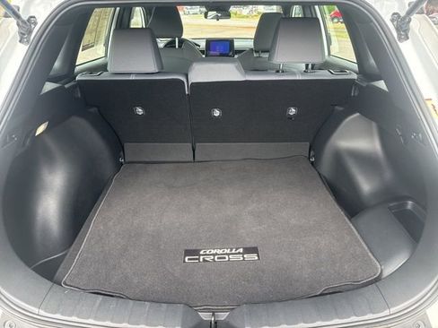 Used 2025 Toyota Corolla Cross AWD Hybrid image 18