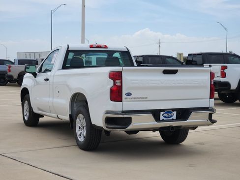 Used 2022 Chevrolet Silverado 1500 W/T RWD image 5