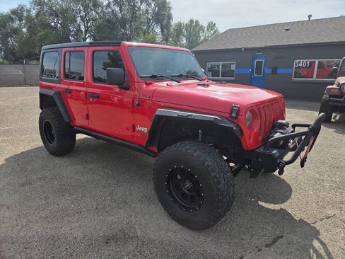 Used 2018 Jeep Wrangler Unlimited Sport S AWD/4WD image 3