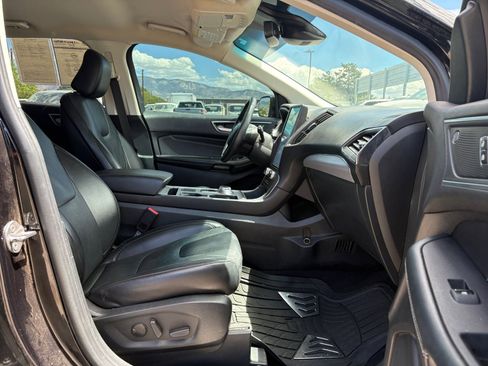 Used 2021 Ford Edge Titanium AWD/4WD image 29