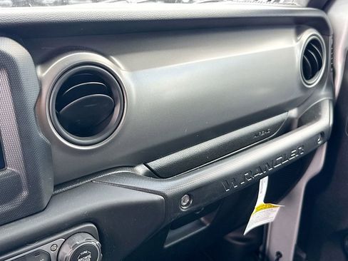 Used 2023 Jeep Wrangler Unlimited image 22