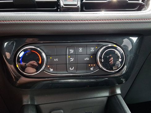 Used 2024 Chevrolet TrailBlazer RS AWD/4WD image 17