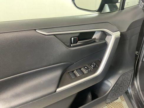 Used 2023 Toyota RAV4 LE AWD/4WD image 16