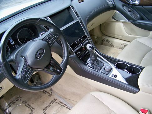 Used 2018 INFINITI Q50 Luxe w/ Sensory Package (Luxe) image 7