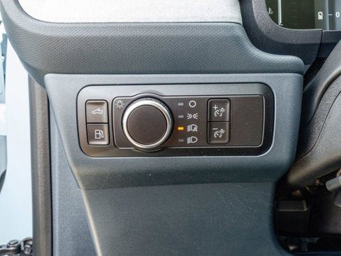 New 2026 Ford Maverick XLT w/ XLT Luxury Package FWD image 32