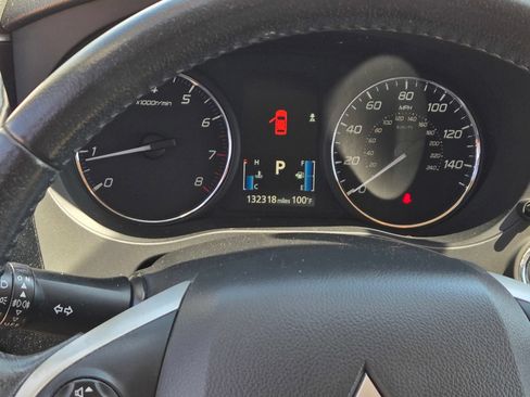 Used 2014 Mitsubishi Outlander SE FWD image 11