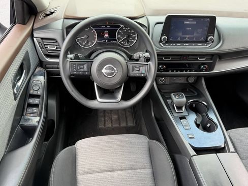 Certified 2023 Nissan Rogue SV FWD image 12