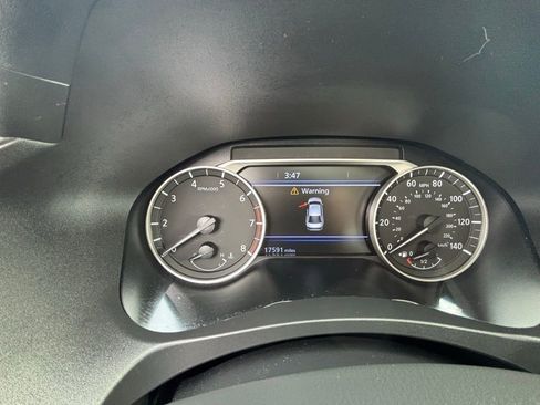 Used 2023 Nissan Altima 2.5 SV w/ SV Premium Package image 7