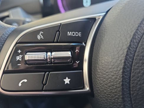 Certified 2025 Kia Seltos LX image 24