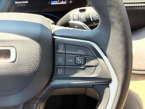 Used 2024 Jeep Grand Cherokee Limited RWD image 14