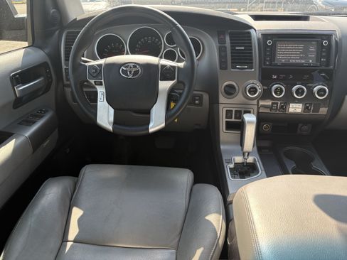 Used 2017 Toyota Sequoia Limited w/ Safety & Convenience Package AWD/4WD image 7