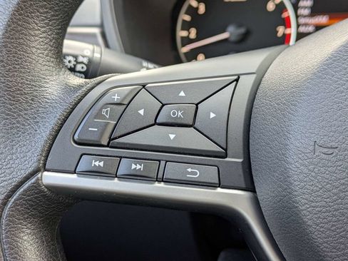 Used 2024 Nissan Altima 2.5 SV FWD image 24
