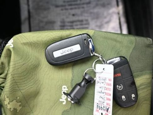 Used 2022 Jeep Compass Limited AWD/4WD image 10