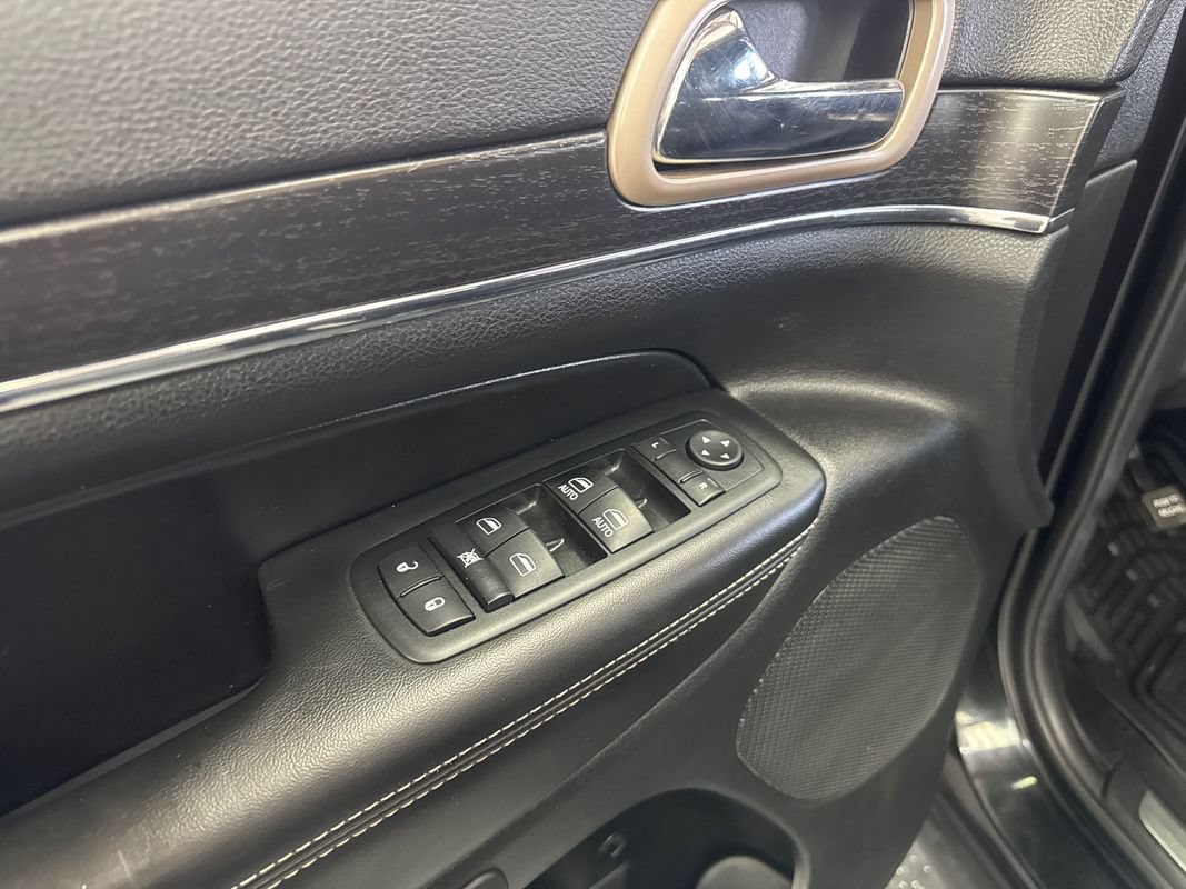 Used 2014 Jeep Grand Cherokee Limited AWD/4WD image 10