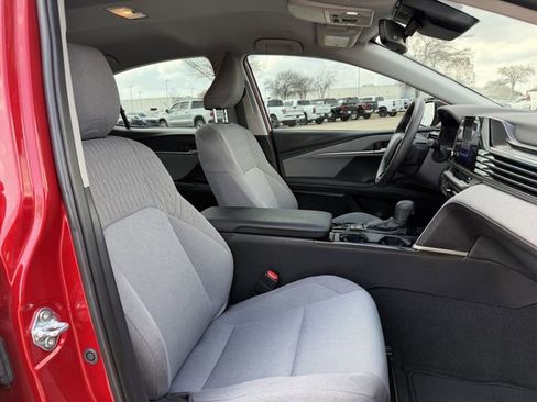 Used 2025 Toyota Camry LE w/ Convenience Package image 27