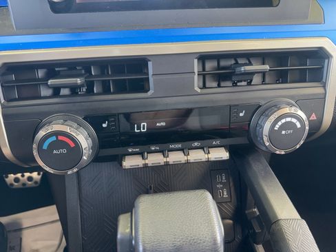 Certified 2025 Toyota Tacoma TRD Sport AWD/4WD image 30