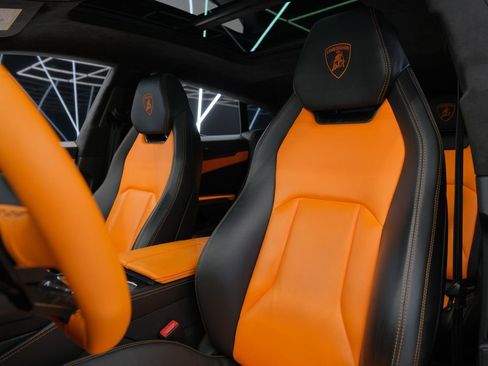 Used 2021 Lamborghini Urus image 22