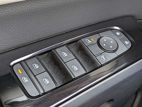 Used 2026 Nissan Pathfinder SL FWD image 25