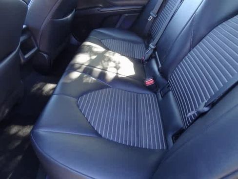 Used 2024 Toyota Camry SE image 8