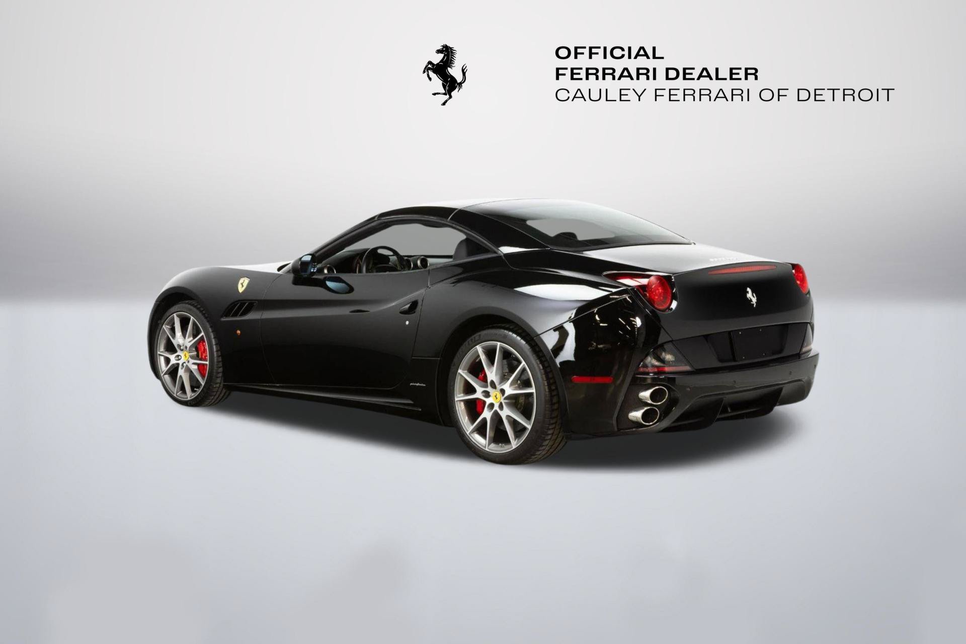 Used 2010 Ferrari California RWD image 14