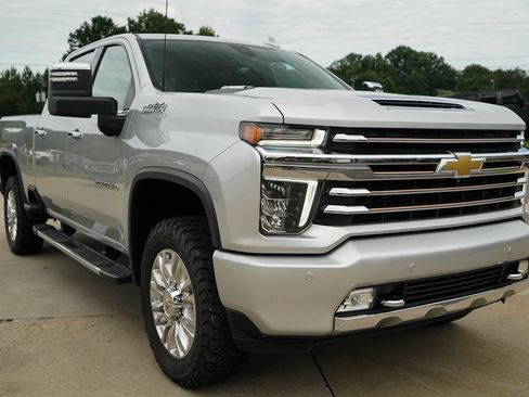 Used 2022 Chevrolet Silverado 2500 High Country w/ Z71 Off-Road Package AWD/4WD image 40