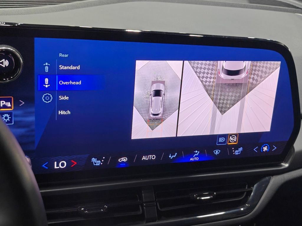 Used 2024 Chevrolet Equinox EV RS FWD image 50