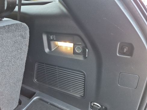 Certified 2025 Ford Explorer Active image 18