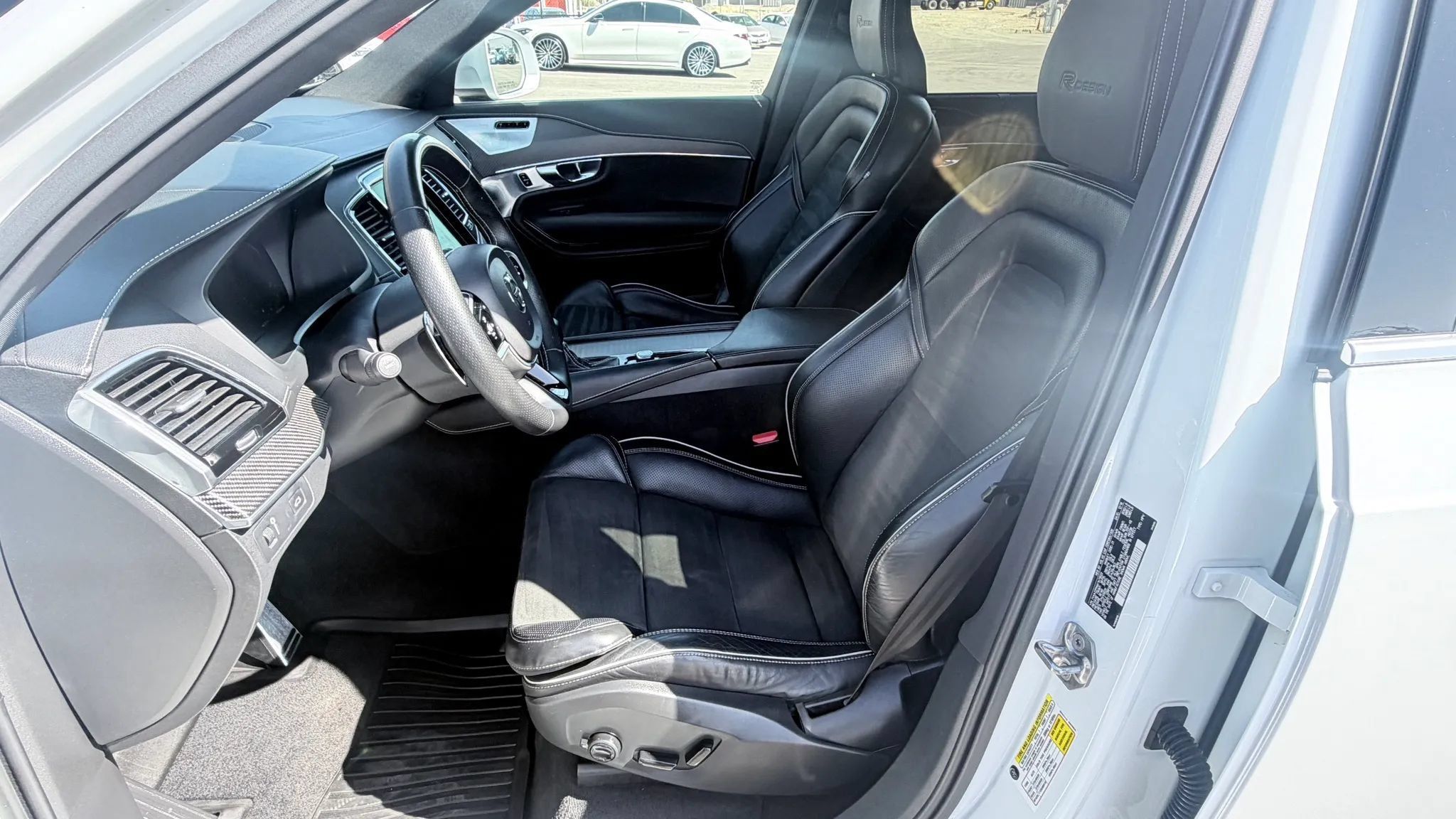 Used 2019 Volvo XC90 T6 R-Design w/ Advanced Package AWD/4WD image 12