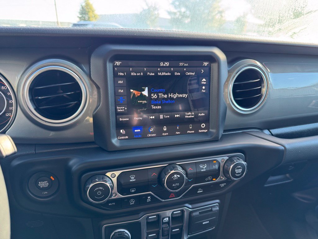 Used 2022 Jeep Wrangler Unlimited Sahara AWD/4WD image 22