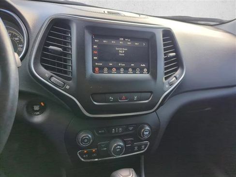 Used 2021 Jeep Cherokee Latitude Lux image 10