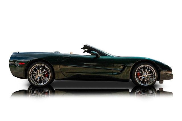 Used 2001 Chevrolet Corvette Convertible w/ Preferred Equipment Group2 RWD image 2