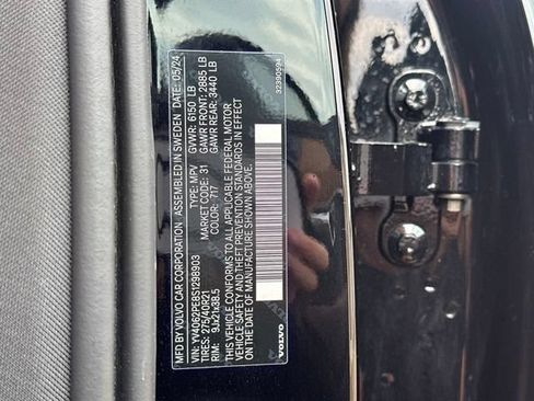 Certified 2025 Volvo XC90 B6 Plus w/ Protection Package AWD/4WD image 32