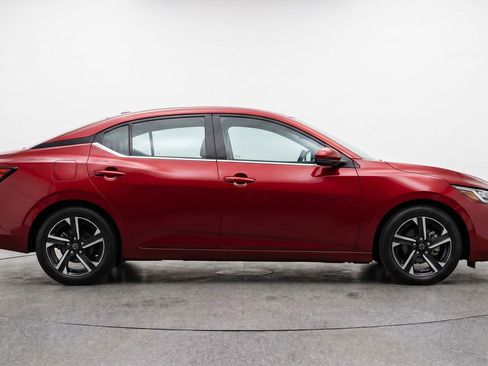 Used 2025 Nissan Sentra SV FWD image 11