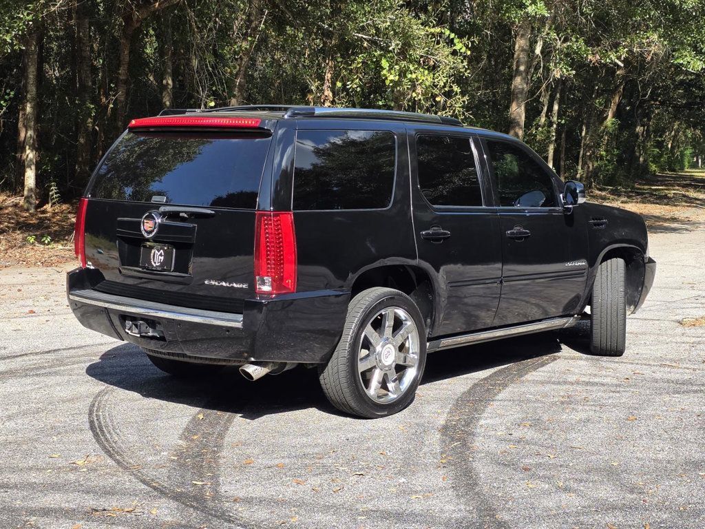 Used 2014 Cadillac Escalade Luxury RWD image 5