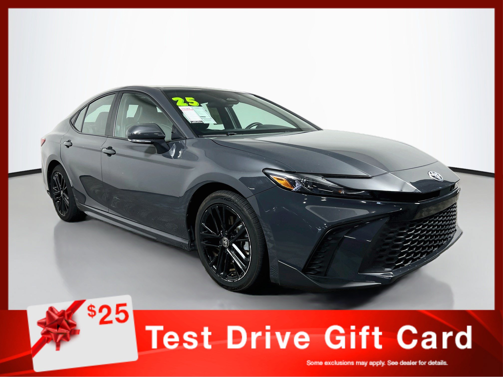 Used 2025 Toyota Camry SE FWD image 1