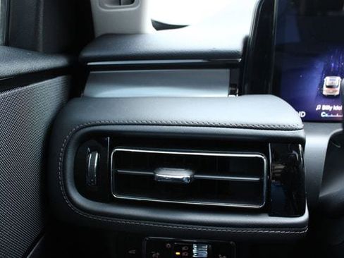 New 2026 Lincoln Aviator AWD image 37