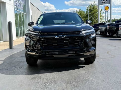 Used 2025 Chevrolet Trax ACTIV w/ Driver Confidence Package FWD image 2
