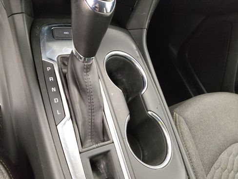 Used 2019 Chevrolet Equinox LT w/ Driver Convenience Package image 26