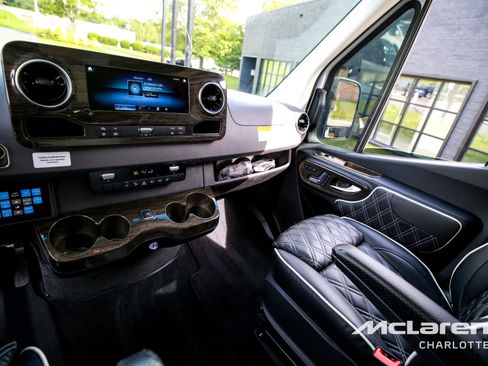 Used 2023 Mercedes-Benz Sprinter 3500 image 15