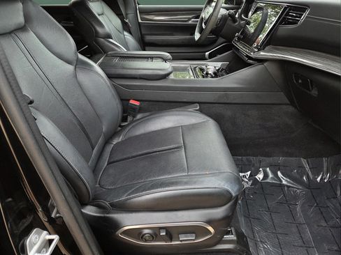 Certified 2022 Jeep Wagoneer Series II AWD/4WD image 35