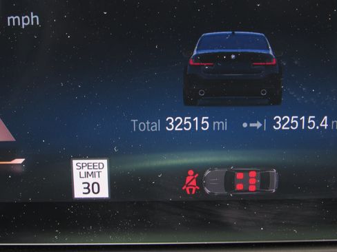 Used 2024 BMW 330i Sedan w/ Premium Package RWD image 26