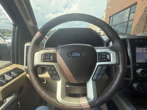 Used 2018 Ford F150 Lariat w/ Equipment Group 502A Luxury AWD/4WD image 14