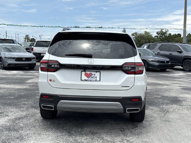 New 2025 Honda Pilot Touring image 8