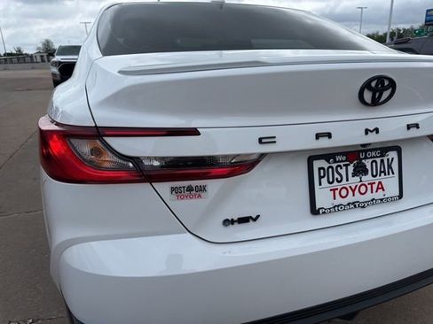 Used 2025 Toyota Camry Hybrid FWD image 13