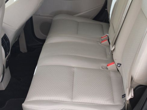 Used 2017 Ford Escape SE w/ Equipment Group 201A image 18